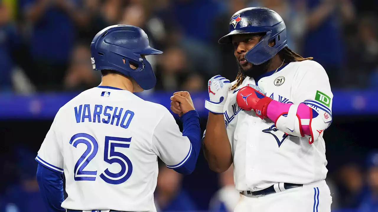 Vladimir Guerrero Jr. leads as Toronto Blue Jays beat Boston Red Sox, gain in Wild Card race