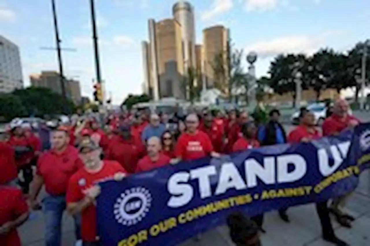 UAW leaders and automakers return to the bargaining table