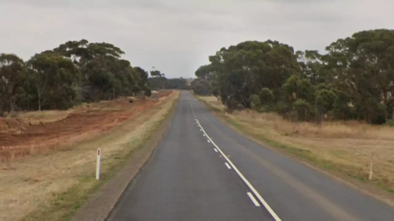 One dead, woman and two children injured in crash