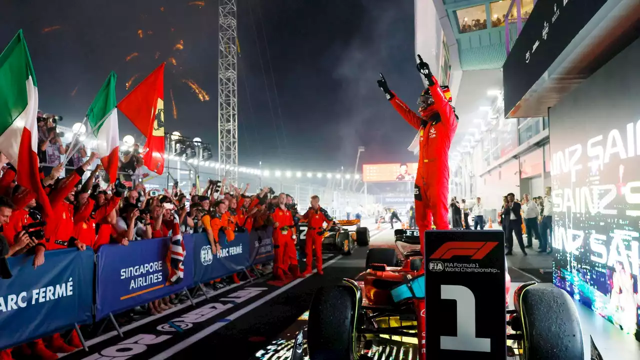 Un magistral Carlos Sainz gana en Singapur y acaba con la racha de Red Bull