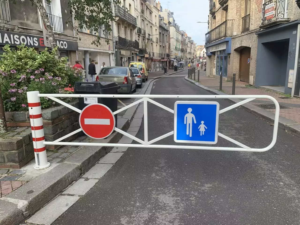 Face aux incivilités, une barrière amovible installée rue de la Barre à Dieppe