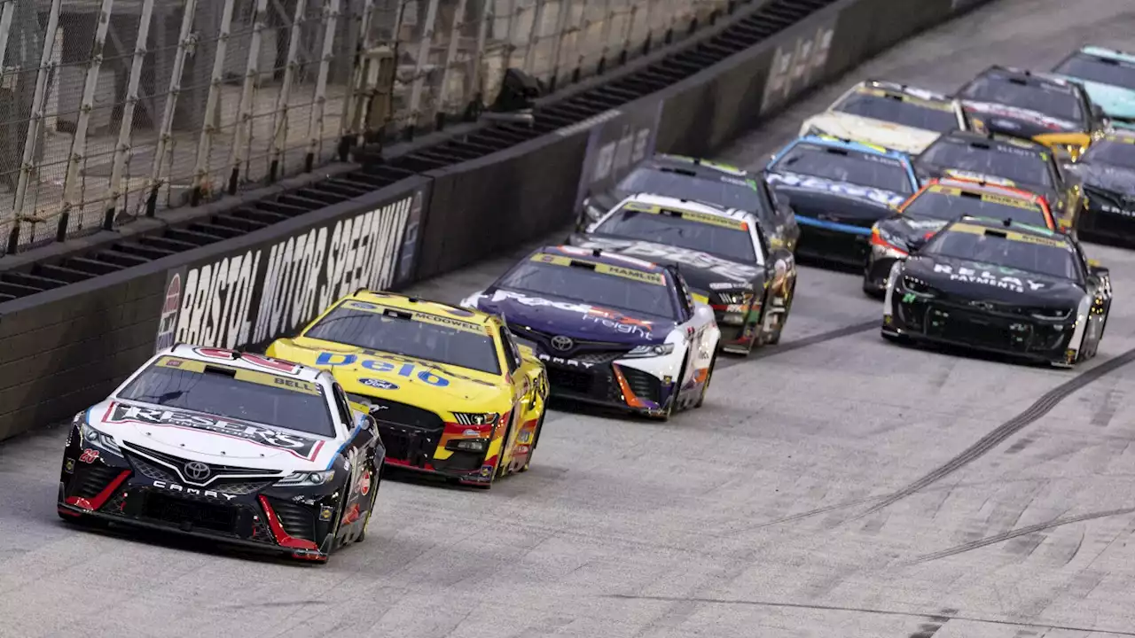 NASCAR briefly hits brakes for rain at Bristol during playoff elimination race