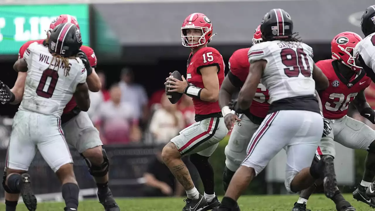 No. 1 Georgia bounced back from 11-point halftime deficit to beat South Carolina 24-14