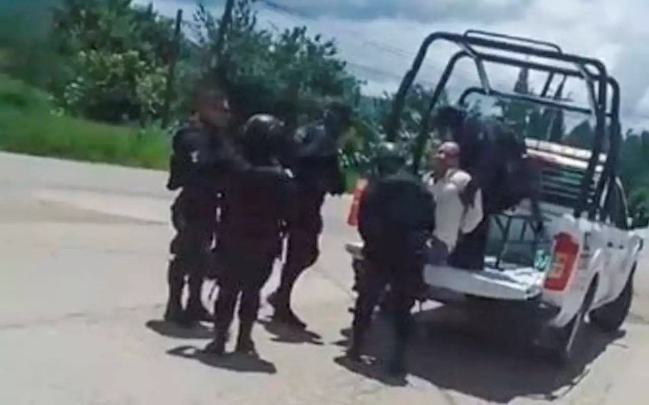 Denuncian la detención arbitraria de uno de los padres de los 43 estudiantes de Ayotzinapa
