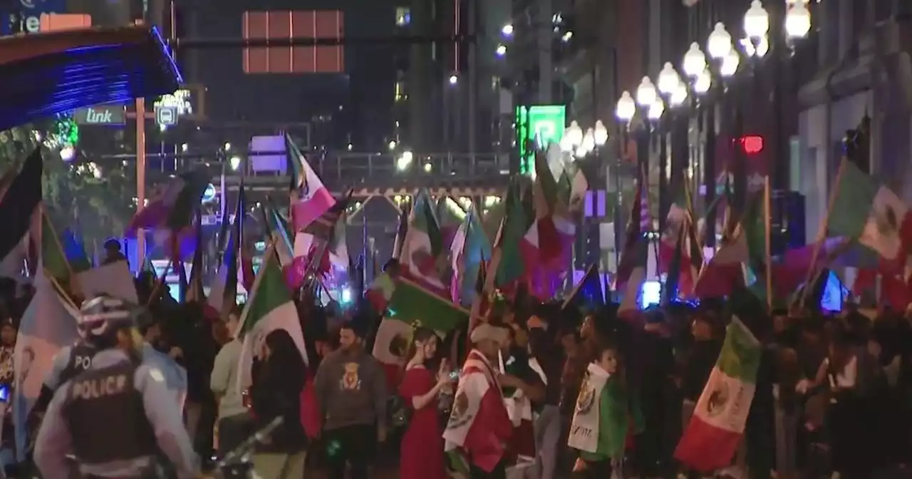 Mexican Independence day brings traffic jams, illegal fireworks displays to downtown Chicago