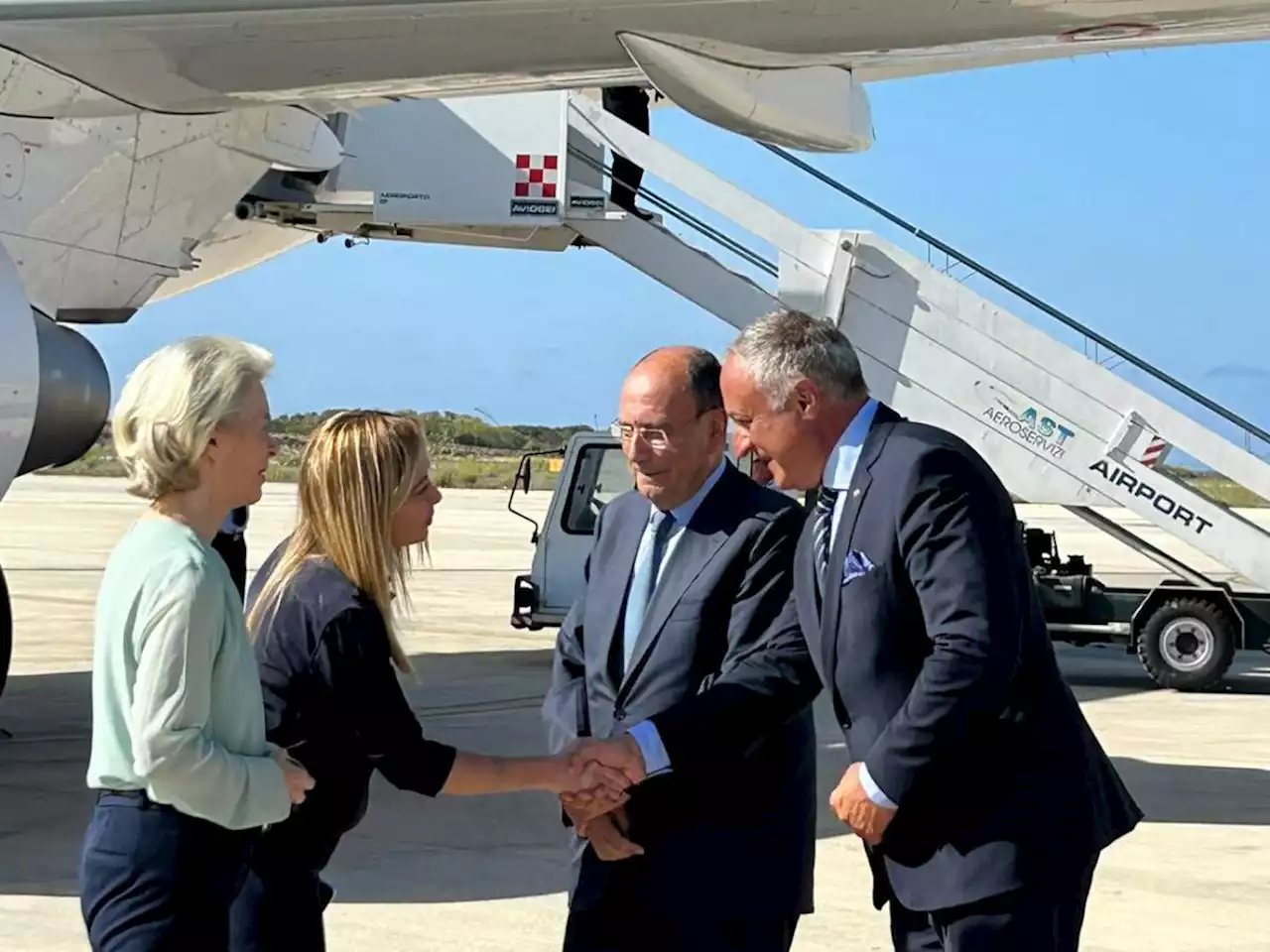 Migranti, Meloni e von der Leyen oggi a Lampedusa