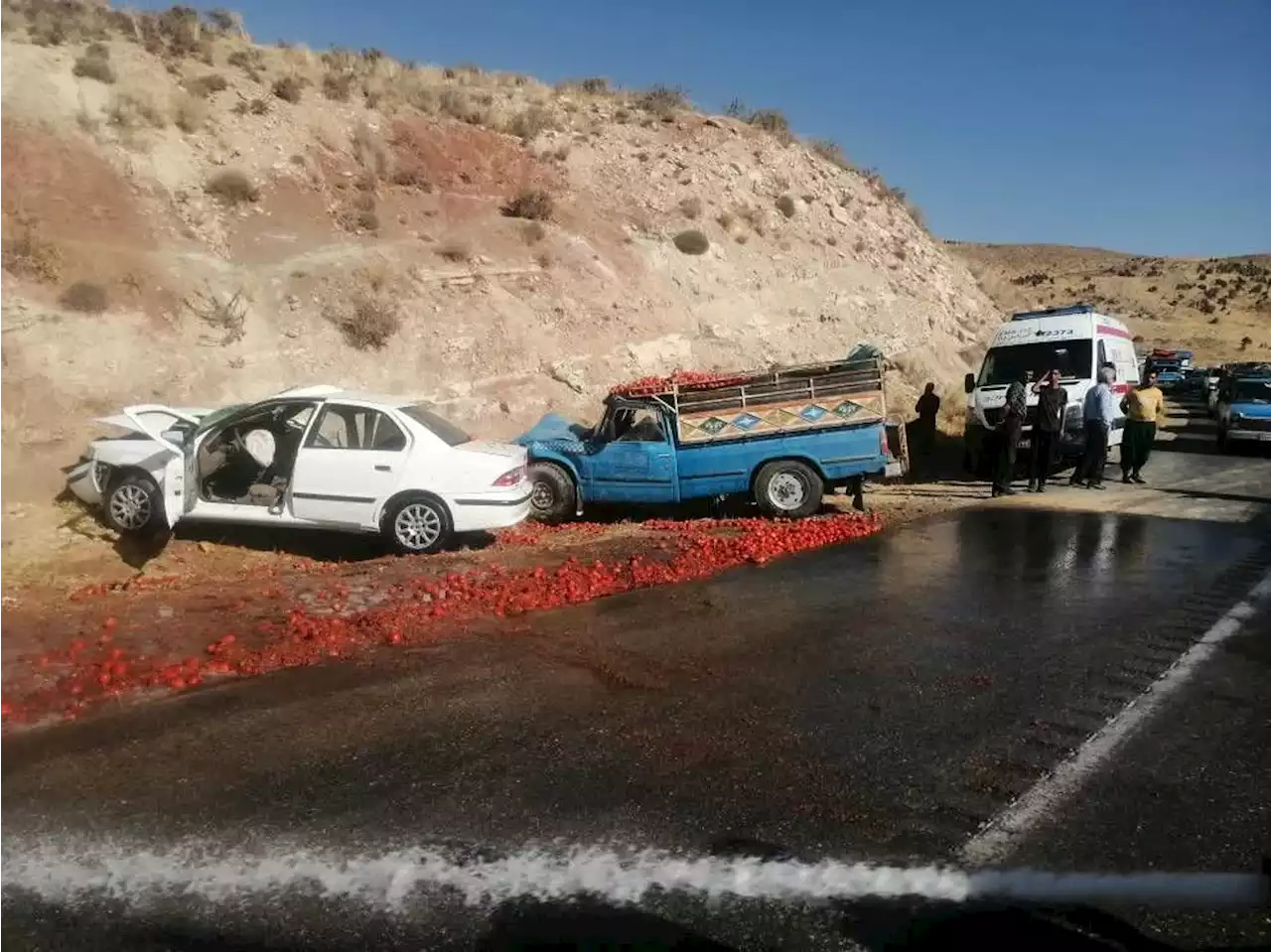 یک کشته و ۴ مصدوم بر اثر برخورد سمند با وانت نیسان در جاده سیاخ درانگون