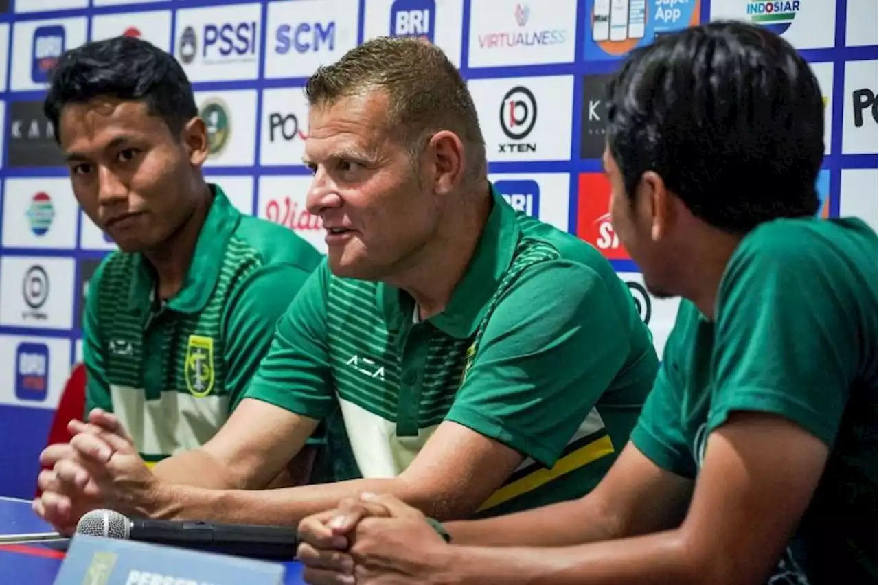 Josep Gombau Pastikan Pemain Persebaya Tak Gentar Hadapi Pemuncak Klasemen Liga 1