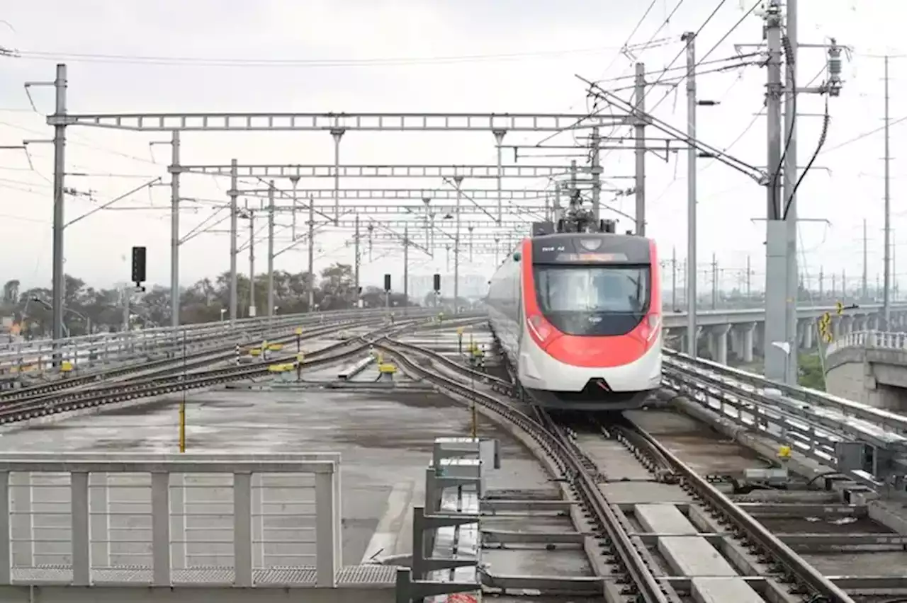 Inauguran primer tramo del Tren Interurbano México-Toluca