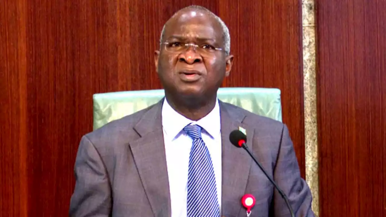 Fashola, Ambode Task Lagos New Cabinet Members On Good Governance