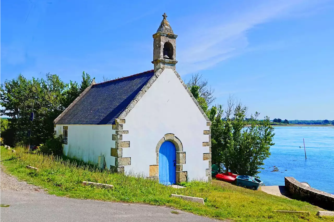 Morbihan : au pied d'une vallée fluviale, cette chapelle est étonnante pour ses dimensions