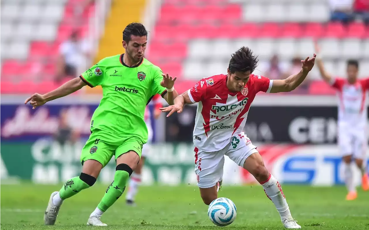 Jhon Chancellor cometió un ‘grosero’ autogol para el Necaxa