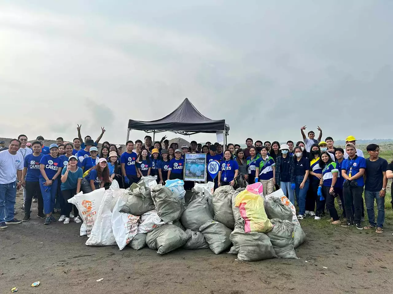 500 volunteers rake in 2,200 kilos of waste in International Cleanup Day drive in Cagayan