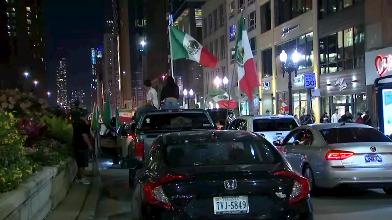 Car caravan celebrations prompt Chicago to limit downtown access for second night in a row