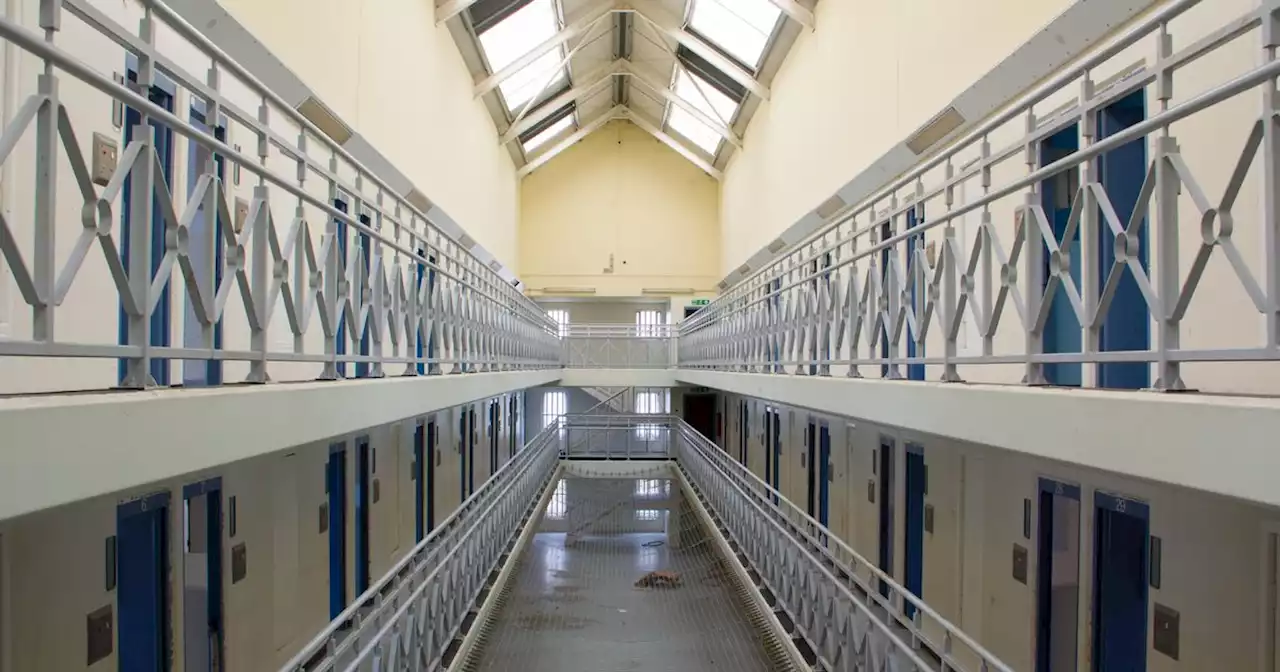 Ex-prisoners being given £25,600 a year jobs in prisons