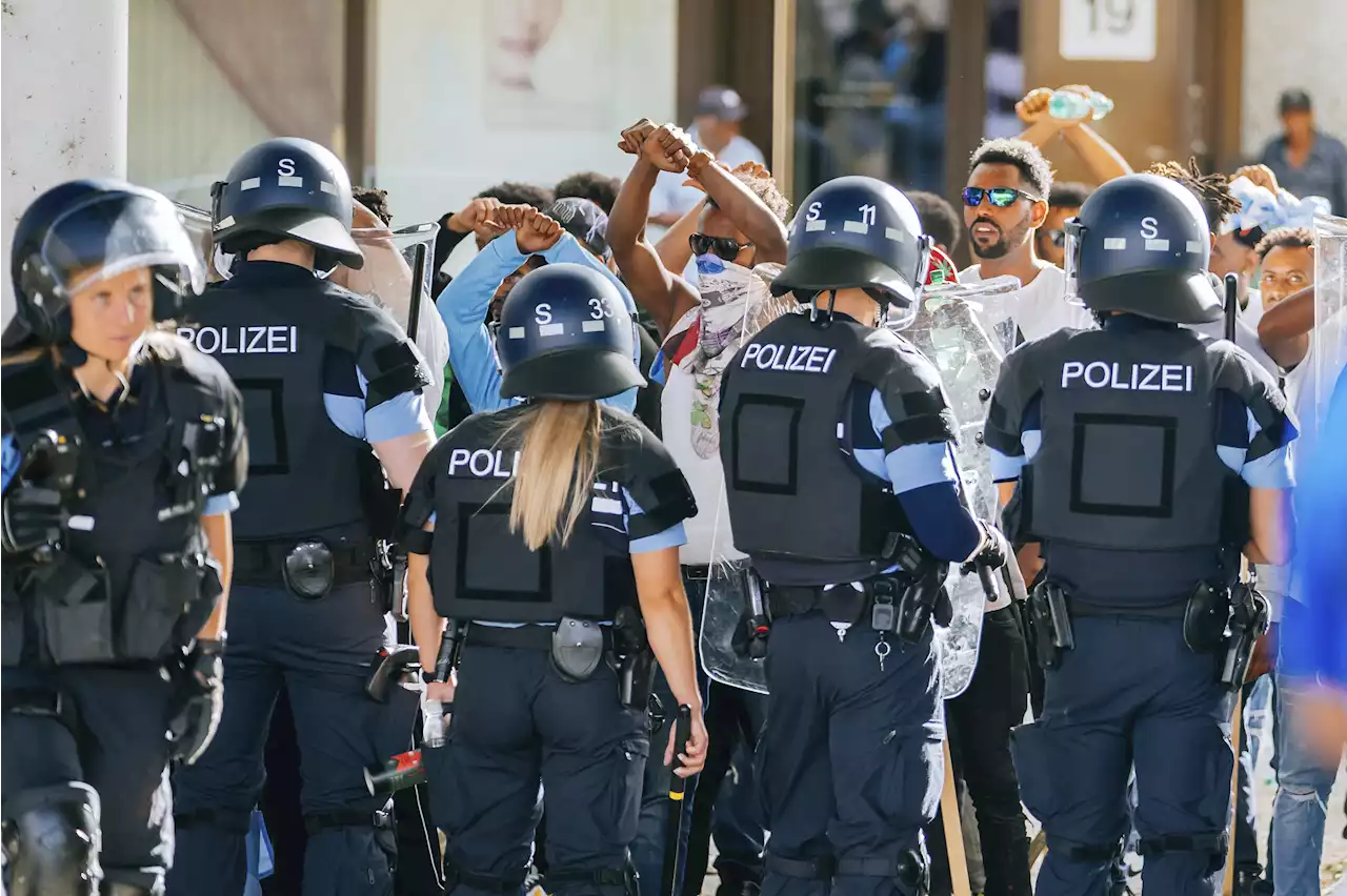 26 poliser skadade vid kulturfestival