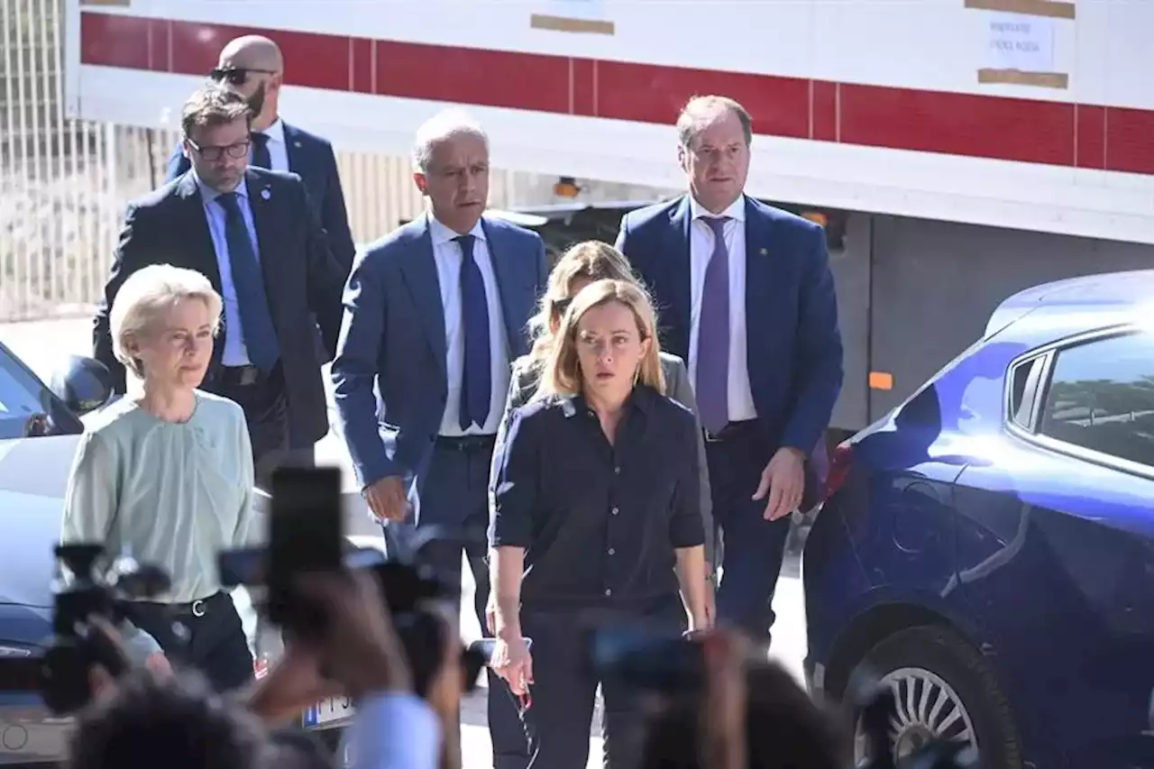 Más de 1.000 migrantes desembarcan en Lampedusa durante la visita de Meloni y Von der Leyen