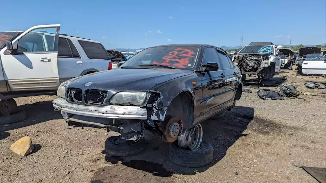 Junkyard Gem: 2005 BMW 325i Sedan