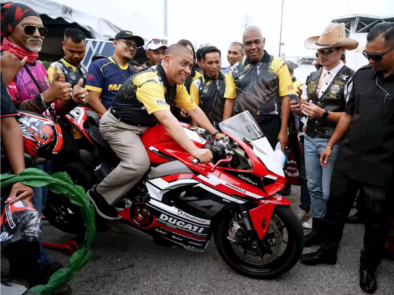 Pelaburan berbilion tarik anak muda kekal di Perak