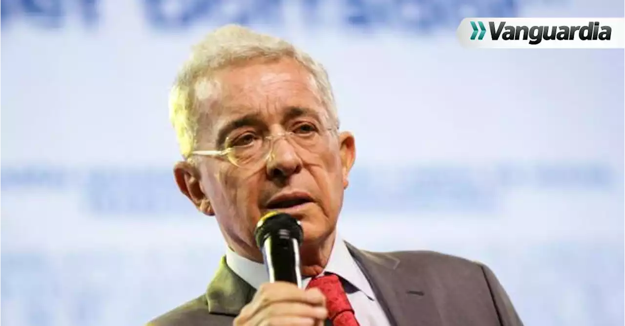 La Fiscalía citó a Álvaro Uribe por llamar &#039;narco&#039; a Daniel Coronell