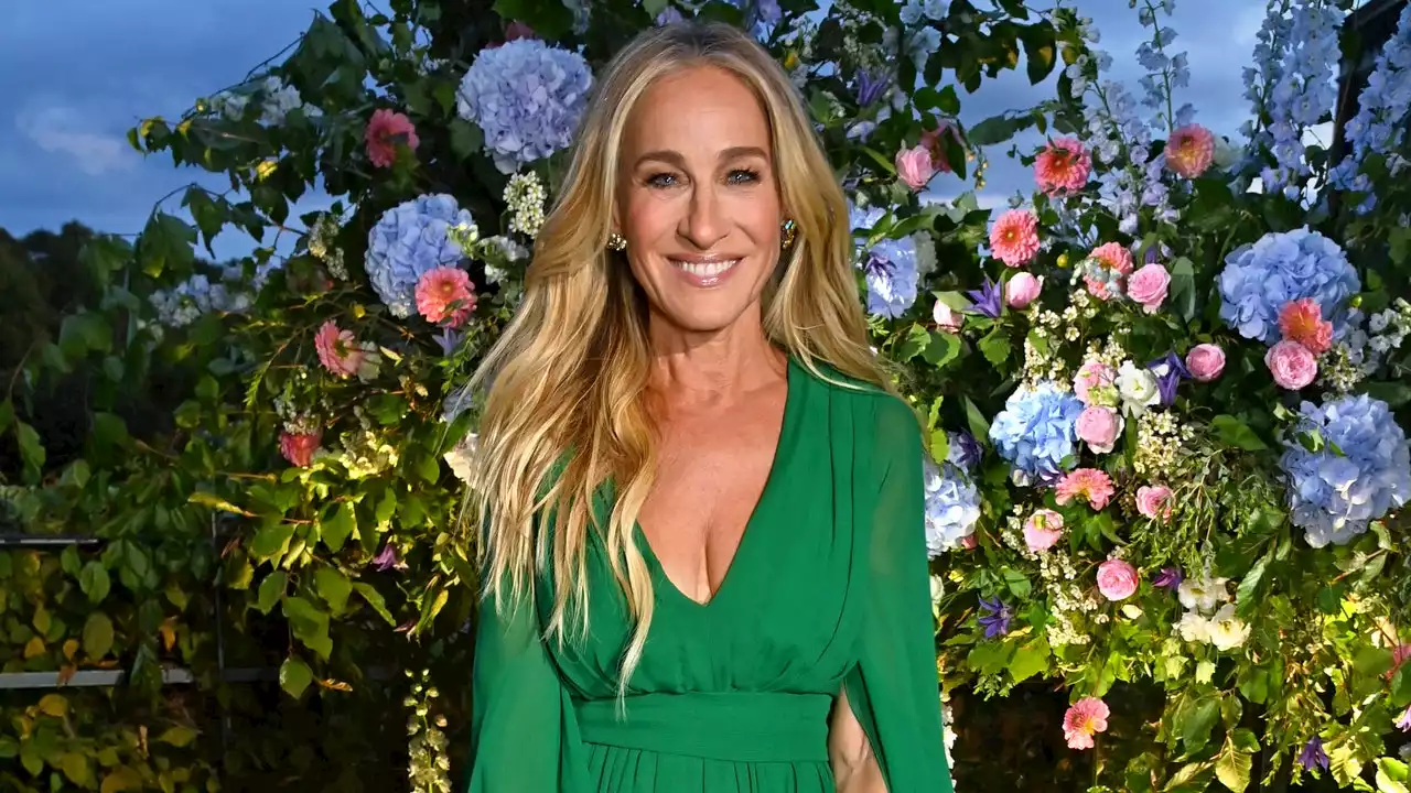 Sarah Jessica Parker’s Sun-Kissed Highlights Are The Pro Secret To Glowy Skin