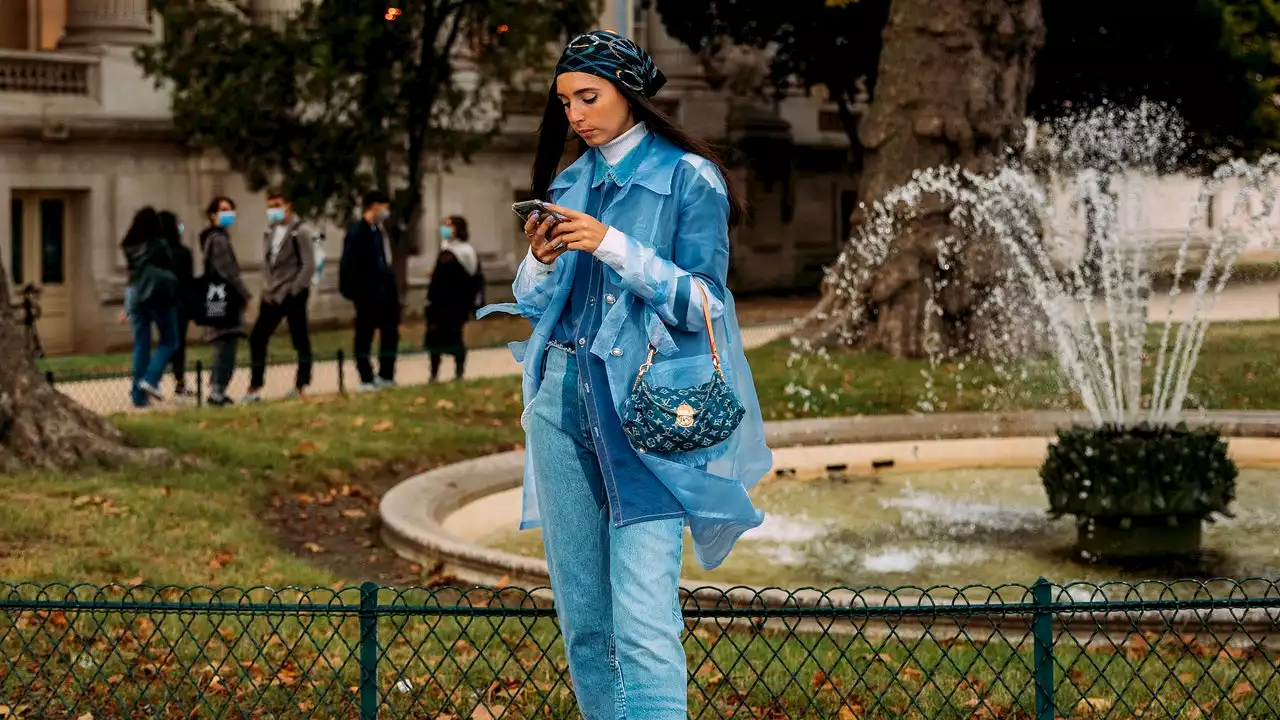 Según las mejores vestidas del mundo, así se llevan los mom jeans en Otoño-Invierno 2023