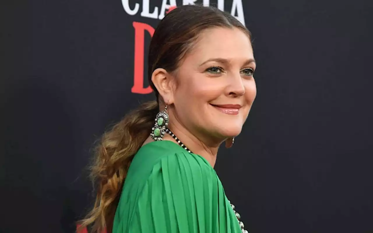 Drew Barrymore to pause show until writers’ strike ends