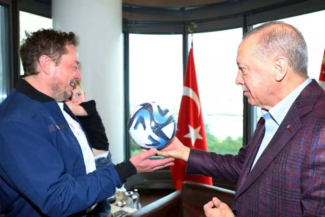 Erdogan urges Musk to set up Tesla factory in Turkey