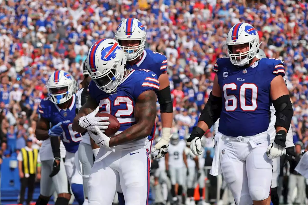 Josh Allen and the Bills bounce back from a season-opening dud with rout of the Raiders