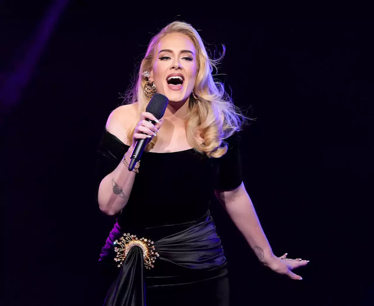 Adele Stirs Marriage Speculation With Just One Word During Vegas Concert