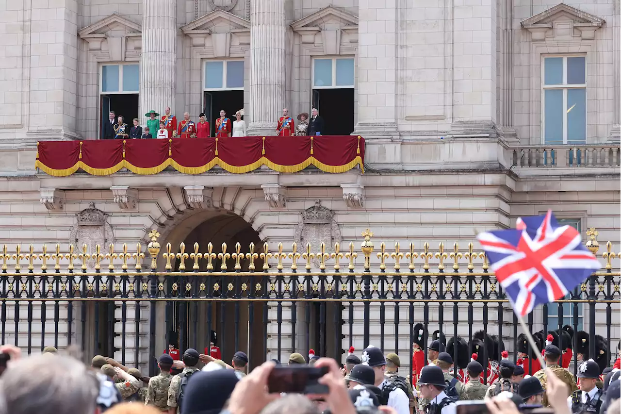 Buckingham Palace, un intruso scavalca le mura del palazzo più blindato al mondo