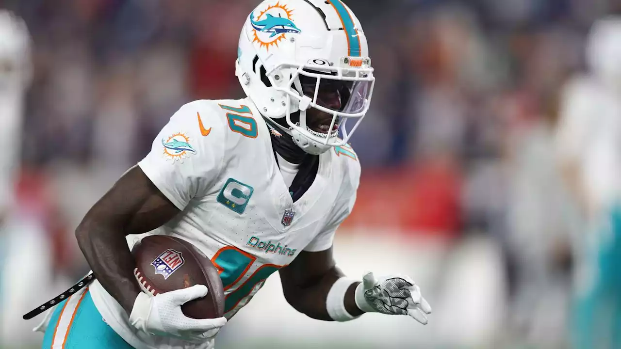 Tyreek Hill calls out Patriots fans after Dolphins win: 'Those fans are some of the worst fans in the NFL'