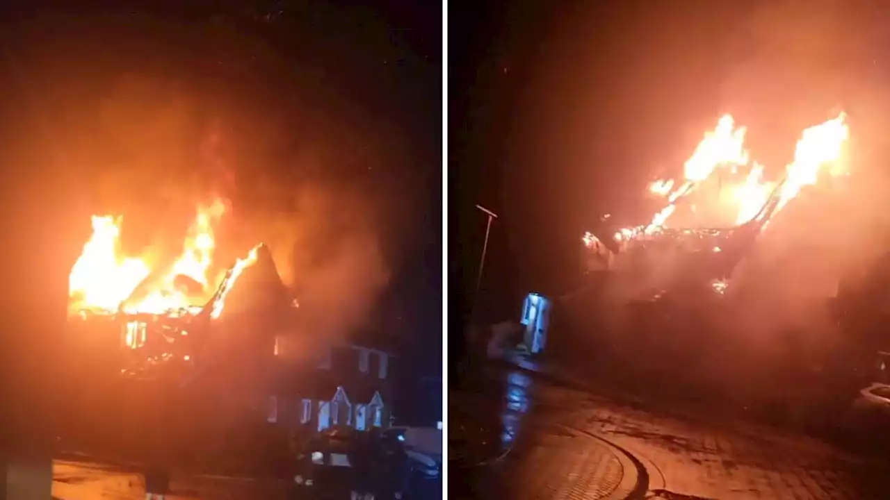 Watch as Dorset houses burst into flames after being struck by lightning