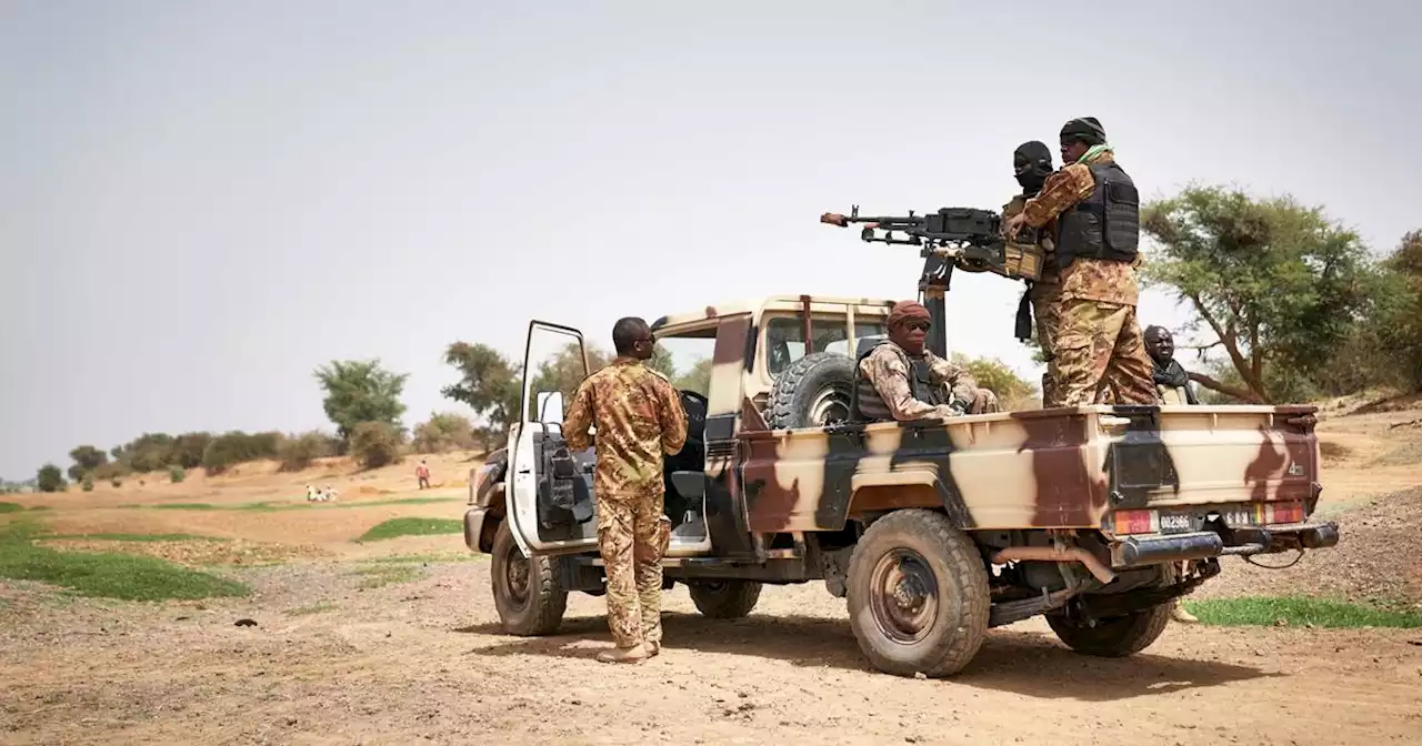 Mali : des hommes armés s'emparent de deux camps militaires