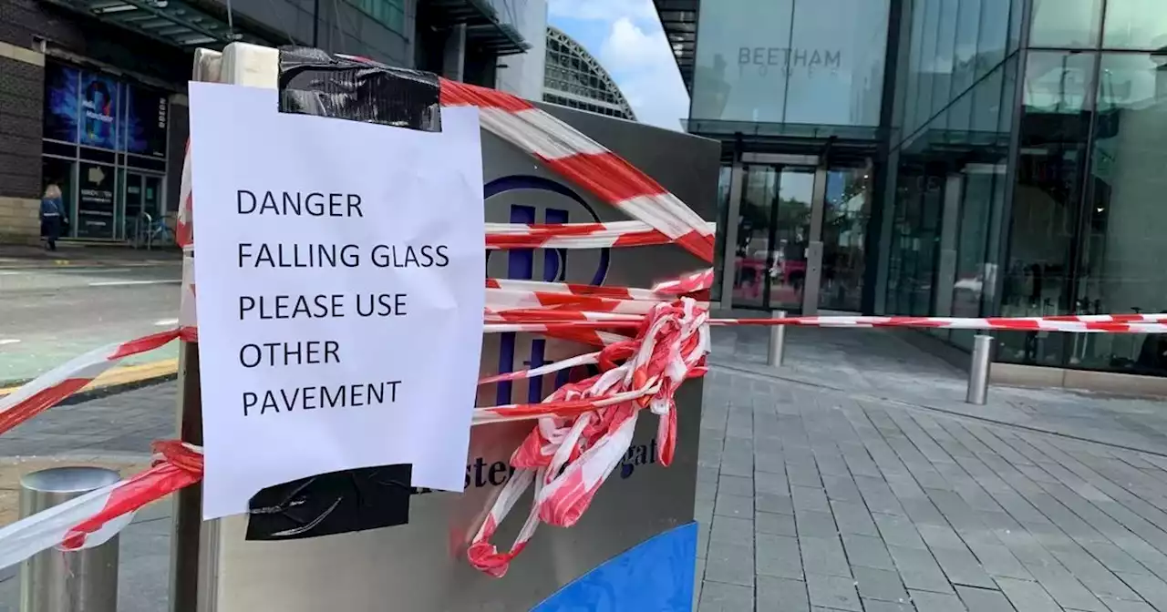 Glass showers down as window pane smashes at Hilton Hotel on Deansgate