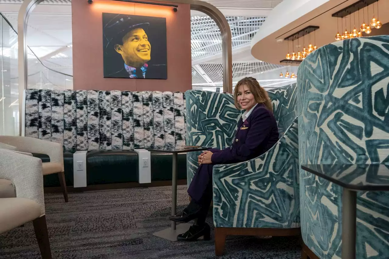 Delta opened a brand new sky lounge at Newark airport. We checked it out.