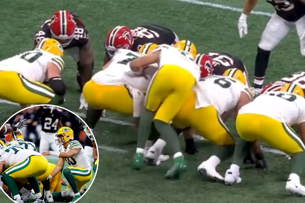 Jordan Love attempts sneak without ball in game-changing Packers blunder