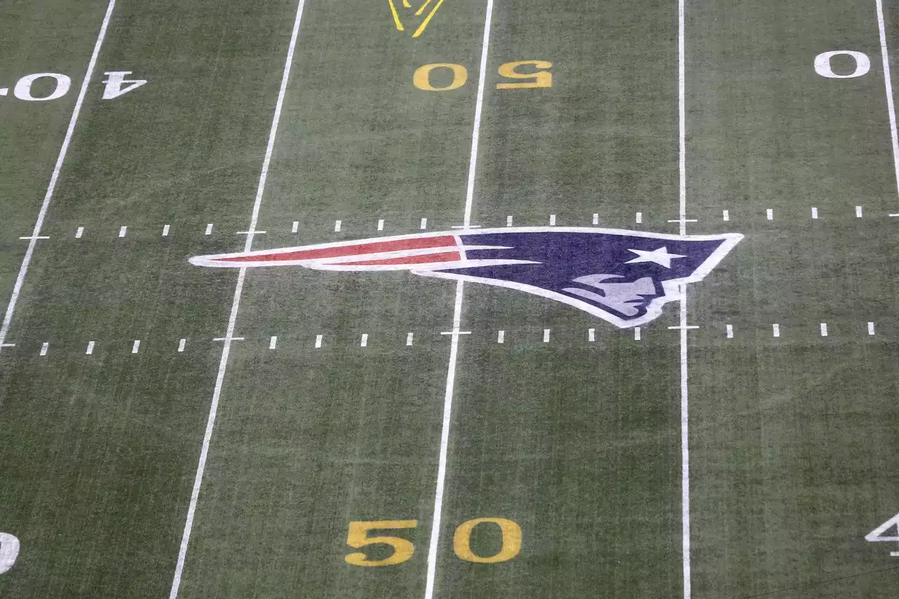 Patriots spectator dies from medical incident in 4th quarter at Gillette Stadium, police say