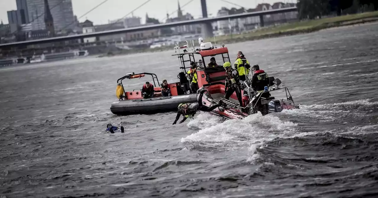 Feuerwehr rettete zehn Schwimmer: Zwei Personen starben beim Baden im Rhein in Düsseldorf