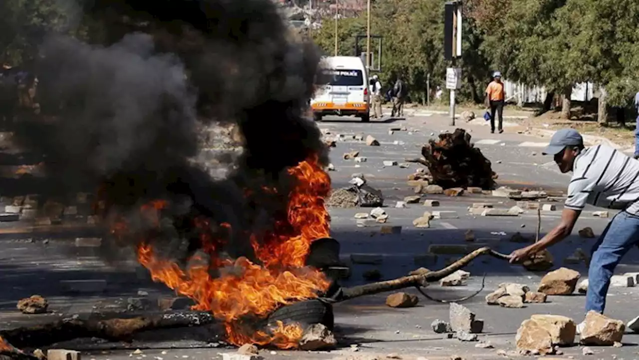 Tsakane residents' protest turns violent over a lack of water supply