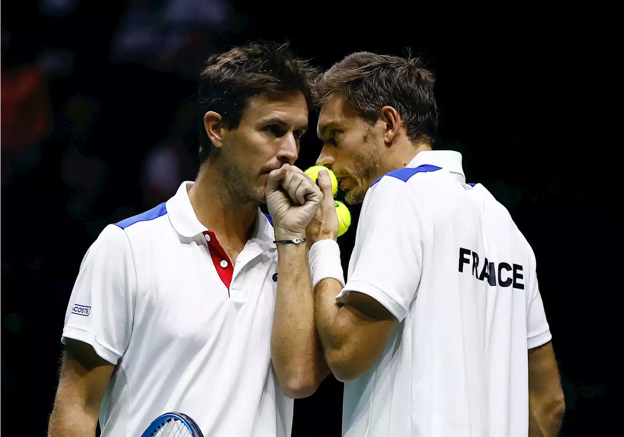 Tennis-Britain win thriller v France to reach Davis Cup quarters