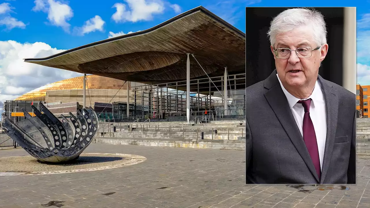 Welsh government publishes plans for 36 more Senedd members and elections every four years