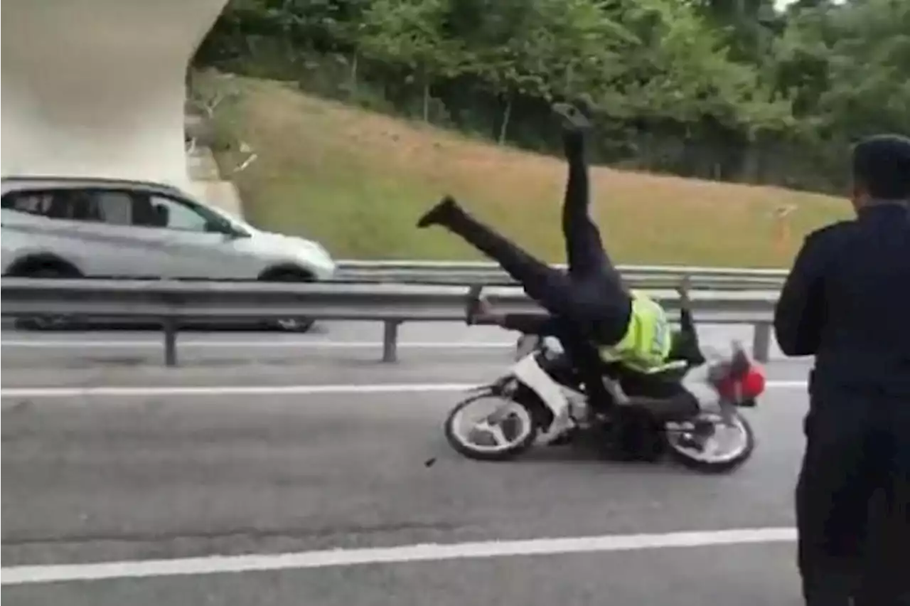 Motorcyclist in Malaysia arrested after ramming into road transport officer at roadblock