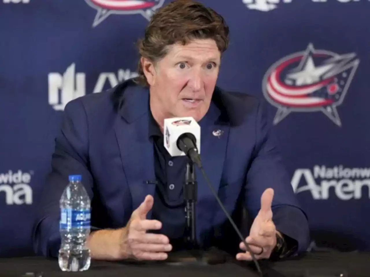 Mike Babcock resigns as coach of the Columbus Blue Jackets