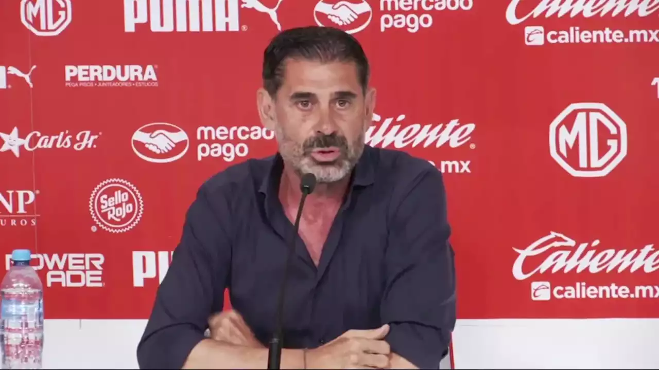 Fernando Hierro niega crisis en Chivas y asegura continuidad de Paunovic