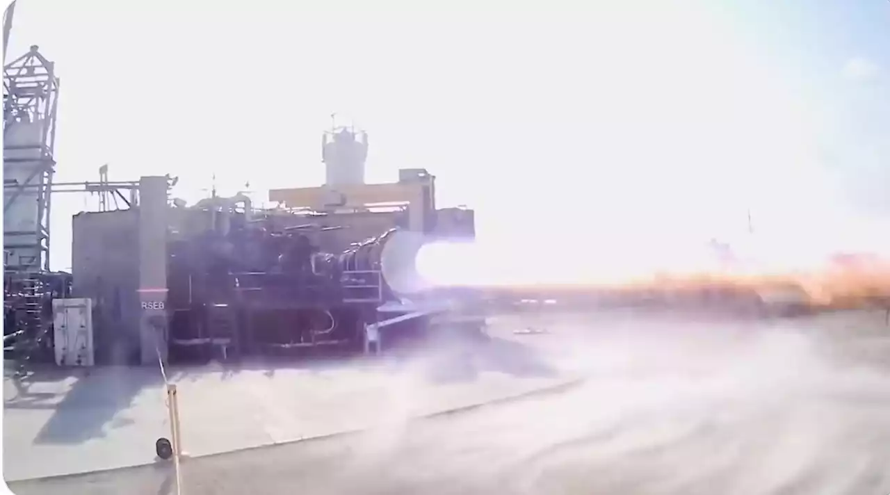 SpaceX Test Fires a Raptor Engine, Simulating a Lunar Landing