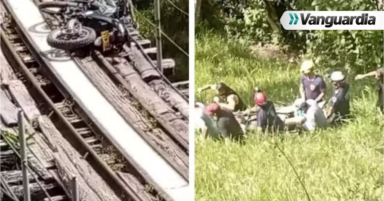 Extranjero murió tras caer con su moto desde un puente de 50 metros de altura