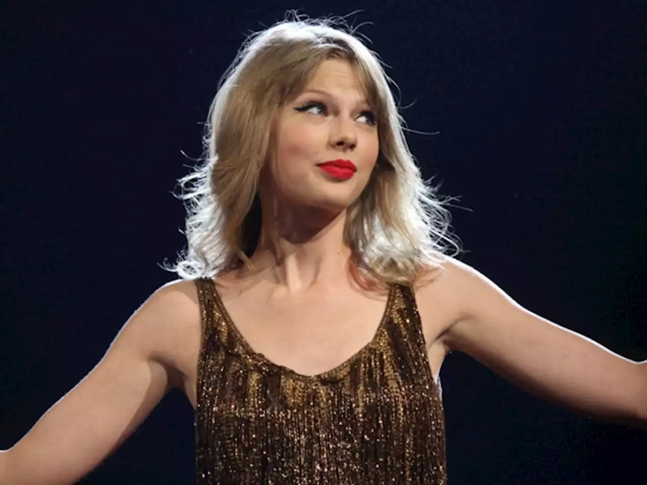 Taylor Swift Is So Big That USA Today Is Hiring A Full-Time Taylor...