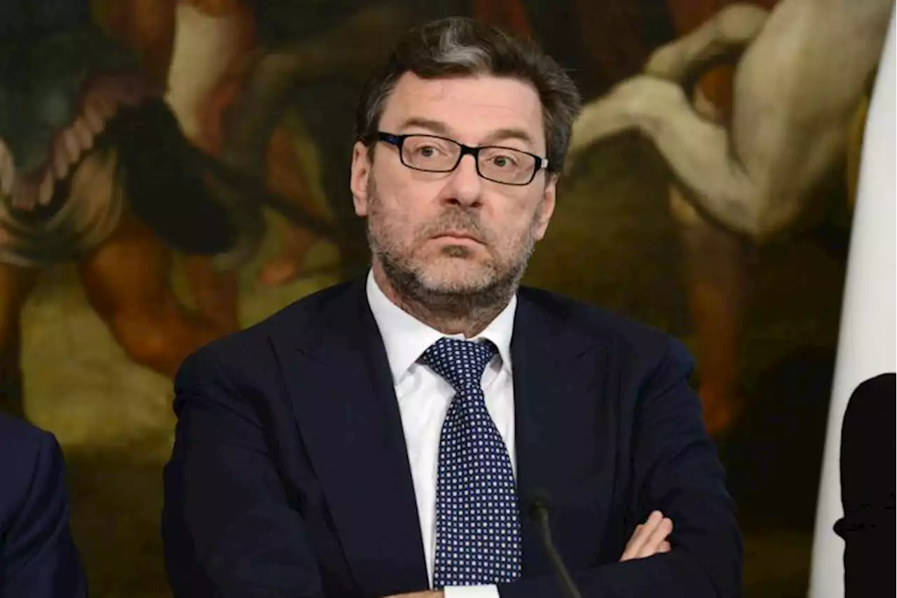 Giorgetti: 'Con rialzo tassi 14 miliardi in meno in manovra'