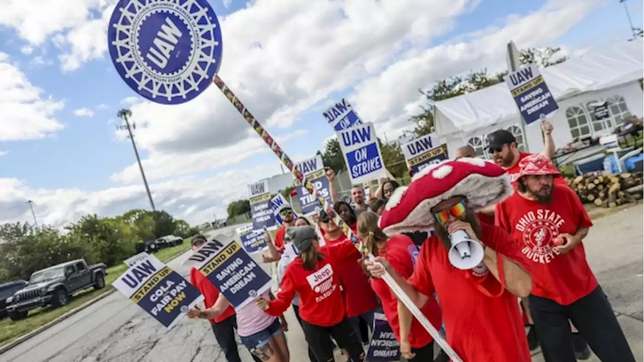 UAW threatens expanded strikes if no progress on contract with U.S. automakers by Friday